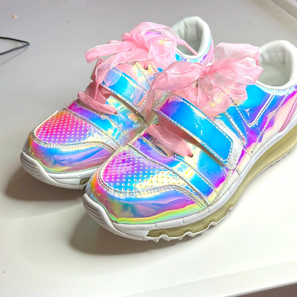 YRU Aiire Atlantis holographic light up sneakers size 7